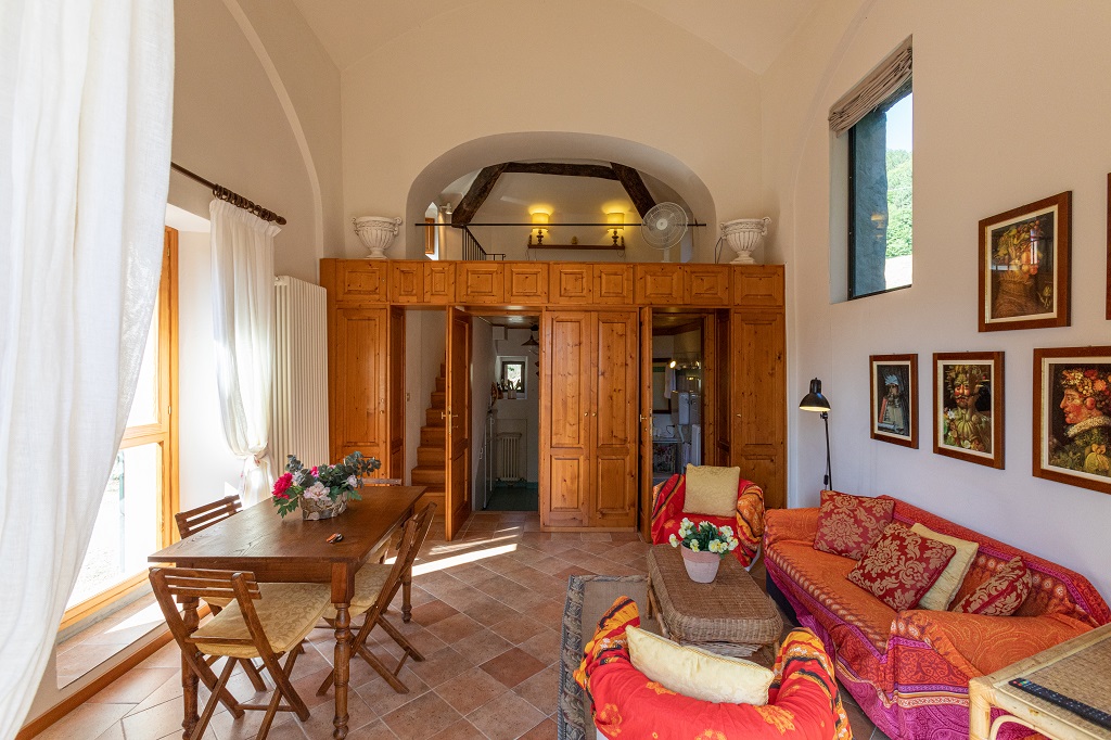 La Chiesina, the Chapel, in Tredozio, this house with swimming pool and garden, for two people, is available for holiday rental in Emilia Romagna at the border with Tuscany. 