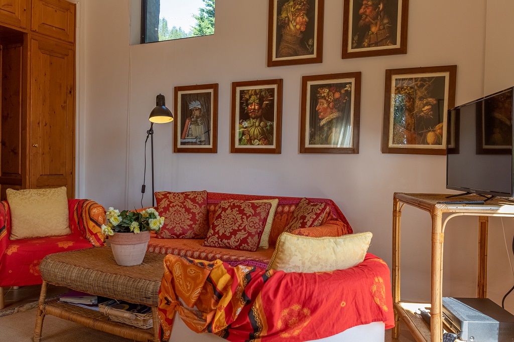 La Chiesina, the Chapel, in Tredozio, this house with swimming pool and garden, for two people, is available for holiday rental in Emilia Romagna at the border with Tuscany. 