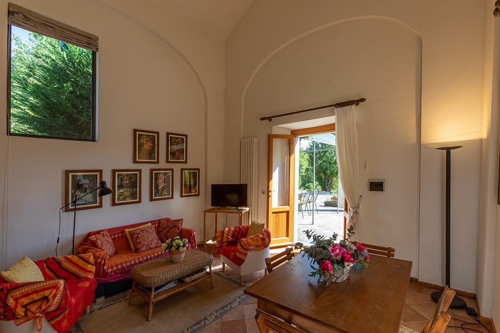 La Chiesina, the Chapel, in Tredozio, this house with swimming pool and garden, for two people, is available for holiday rental in Emilia Romagna at the border with Tuscany. 