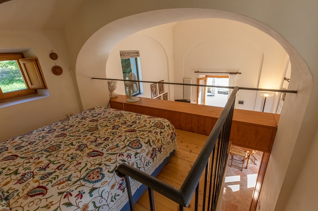 La Chiesina, the Chapel, in Tredozio, this house with swimming pool and garden, for two people, is available for holiday rental in Emilia Romagna at the border with Tuscany. 