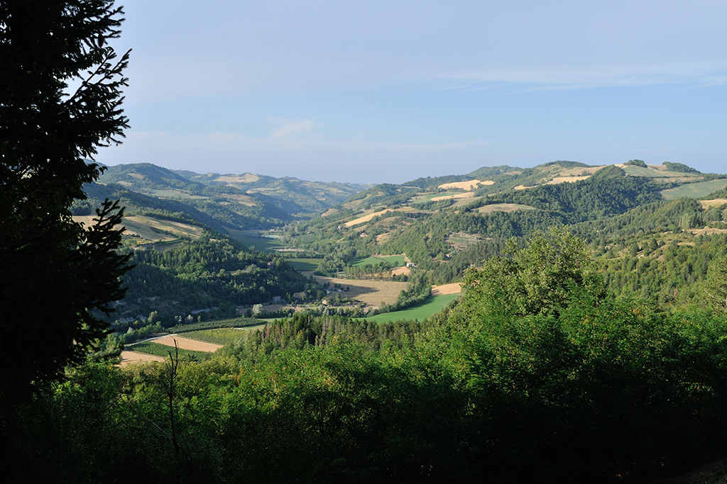 Villa Mazzino in Marradi, this luxury villa with swimming pool and garden, for up to 6 people, is available for holiday rental in Tuscany at the border with Emilia Romagna.