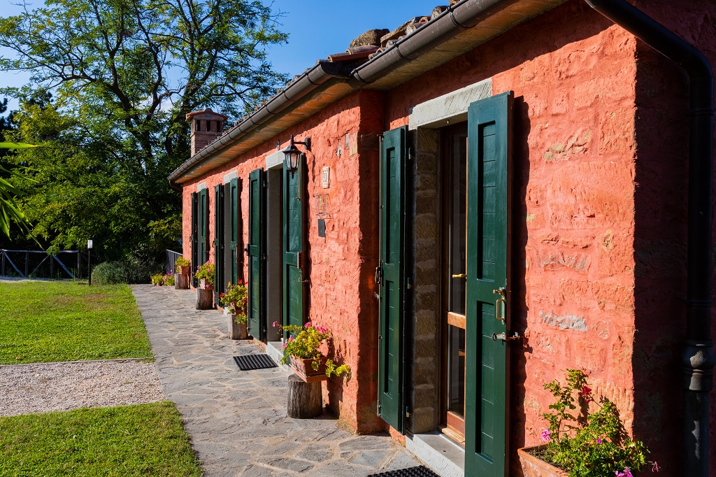 Villa Mazzino in Marradi, this luxury villa with swimming pool and garden, for up to 6 people, is available for holiday rental in Tuscany at the border with Emilia Romagna.