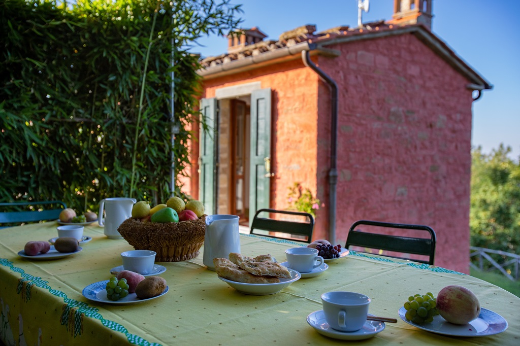 Villa Mazzino in Marradi, this luxury villa with swimming pool and garden, for up to 6 people, is available for holiday rental in Tuscany at the border with Emilia Romagna.