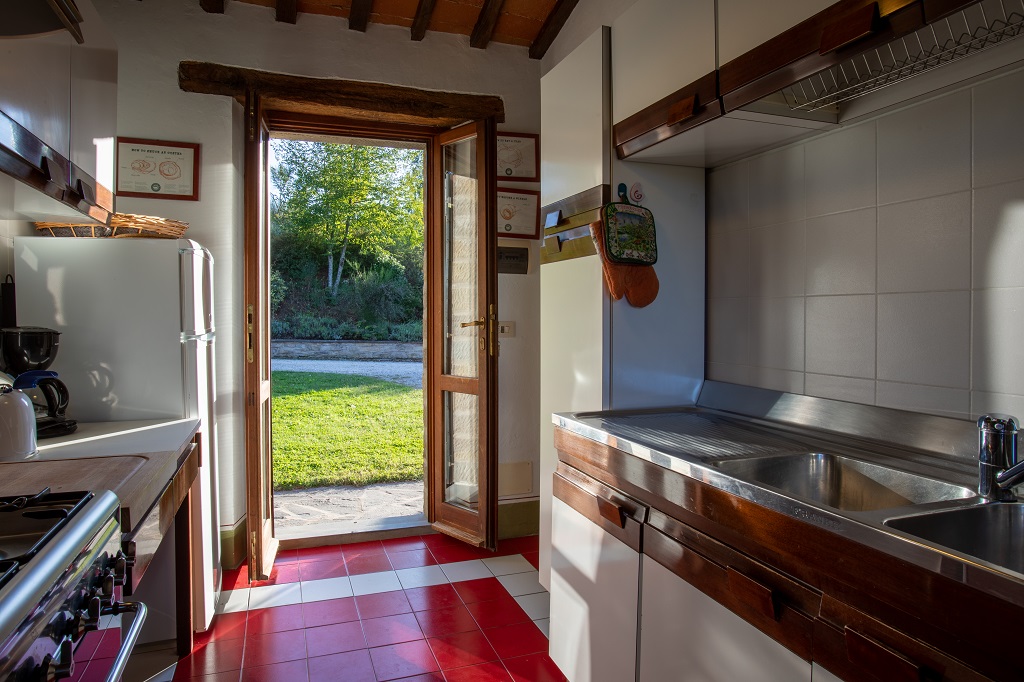 Villa Mazzino in Marradi, this luxury villa with swimming pool and garden, for up to 6 people, is available for holiday rental in Tuscany at the border with Emilia Romagna.