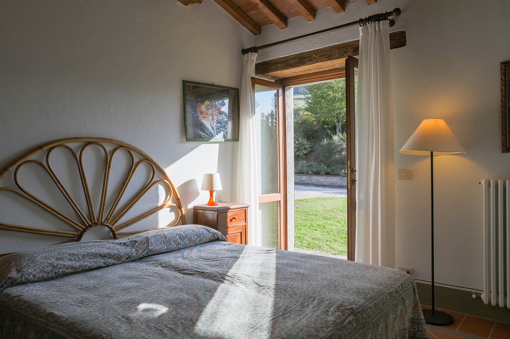 Villa Mazzino in Marradi, this luxury villa with swimming pool and garden, for up to 6 people, is available for holiday rental in Tuscany at the border with Emilia Romagna.