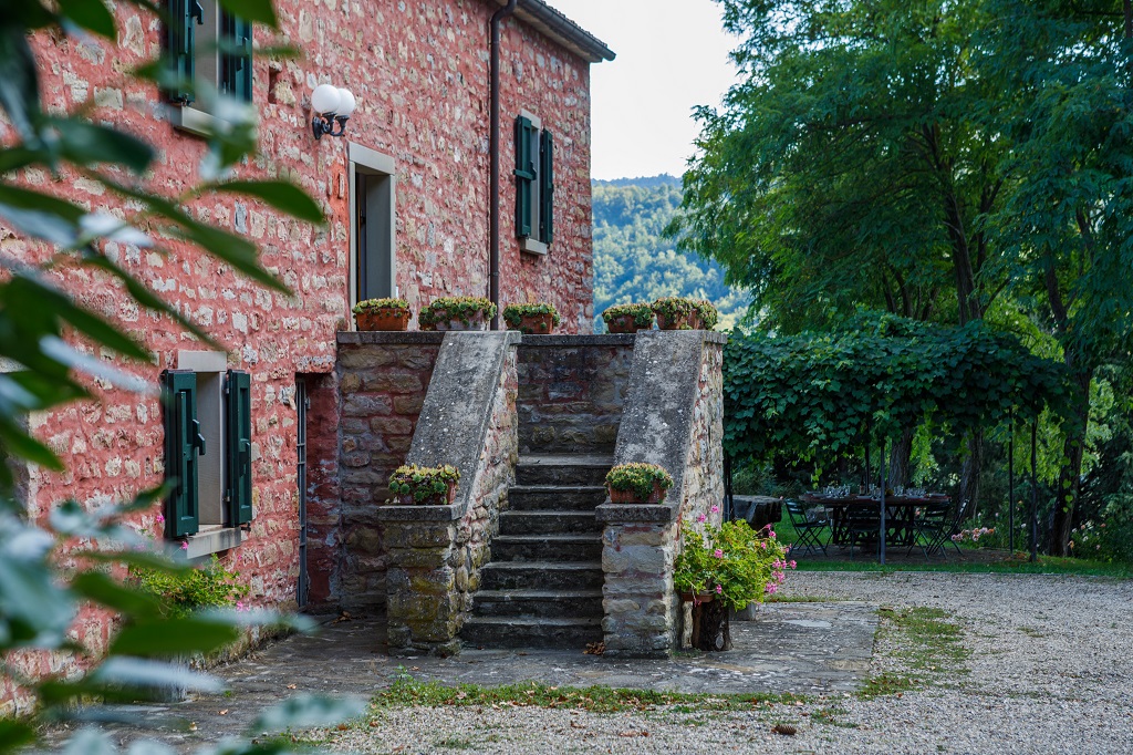 Villa I Vanzetti in Tredozio, this luxury villa with swimming pool and garden, for up to 14 people, is available for holiday rental in Emilia Romagna at the border with Tuscany. 