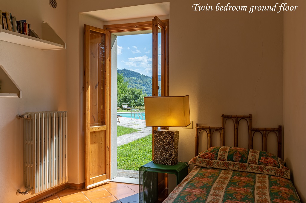 Villa I Vanzetti in Tredozio, this luxury villa with swimming pool and garden, for up to 14 people, is available for holiday rental in Emilia Romagna at the border with Tuscany. 