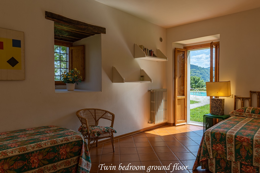 Villa I Vanzetti in Tredozio, this luxury villa with swimming pool and garden, for up to 14 people, is available for holiday rental in Emilia Romagna at the border with Tuscany. 