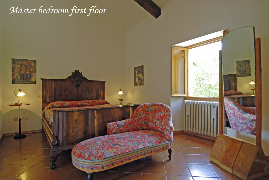 Villa I Vanzetti in Tredozio, this luxury villa with swimming pool and garden, for up to 14 people, is available for holiday rental in Emilia Romagna at the border with Tuscany. 